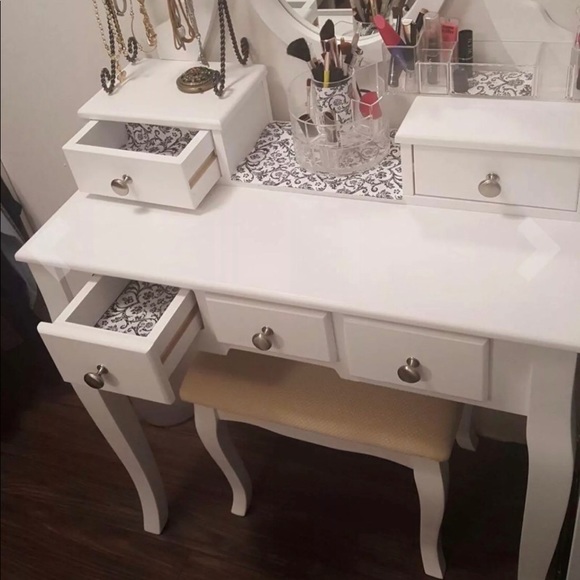 Premium Women’s Pearl White Vanity Table + Stool - Picture 4 of 8
